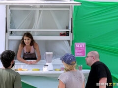 Arsch, Hinter den kulissen, Braunhaarige, Pov, Öffentlich, Realität, Jungendliche (18+), Spielzeuge