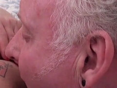 Velké kozy, Britské, Sperma v puse, Bradavky, Nylonové, Uniforma