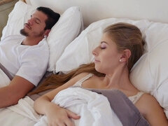 Avsugning, Brunett, Creampie, Doggystyle, Hd, Naturliga tuttar, Rakad, Tonåring