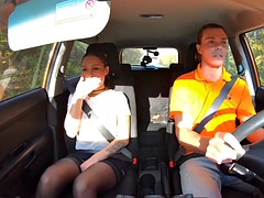 Amateur, Nana, Sucer une bite, Brunette brune, Voiture, Branlette thaïlandaise, Lingerie, De plein air