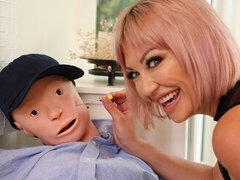 Stor rumpe, Stor kukk, Kukk suging, Bakfra, Naturlige bryster, Kort hår, Pupper