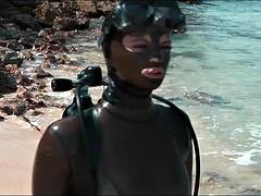 Strand, Blondine, Fetish, Latex, Solo, Under vand
