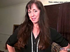 Arsch, Braunhaarige, Geile alte tussi, Oma, Masturbation, Milf, Muschi, Stiefmutter