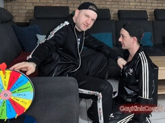 항문, 항문핥기, 오랄섹스, 커플, 지배, 발 페티쉬, 독일인, 셀카