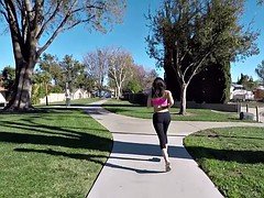 오랄섹스, 흑갈색 머리, 사정 샷, 셀카, 유혹된, 문신, 청소년