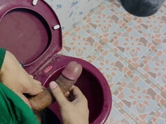 Jerk off in the toilet at a street food store