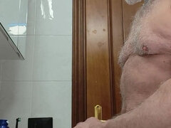 Amateur, Cuarto de baño, Verga grande, Corrida, Corridas, Papá, Masturbación, Maduro