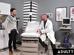 Avsugning, Doktor, Hardcore, Kysser, Mogen, Kontor, Offentlig, Verklighet