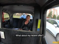 Gros seins, Blonde, Sucer une bite, Voiture, En levrette, Cuir, Chatte, Tatouage