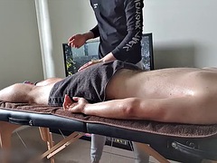 Asiatisch, Britisch, Erotisch, Fetisch, Schwul, Behaart, Handjob, Massage