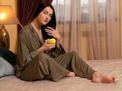 Impressive masturbation session with a gorgeous brunette Eva Red