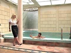 Veľké péro, Kuřba, Striekanie semena