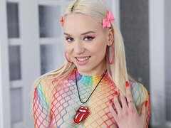 18 éves, Amatőr, Popó, Szőke, Vékony, Egyedül, Sztrippelés, Tini