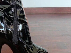 Amatorka, Brunetka, Obcasy, Dojrzałe, Policja, Solo