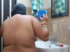 Leie, Bad, Wohlbeleibte schöne frauen, Frau, Indisch, Masturbation, Reif, Dusche