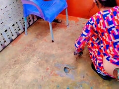 Amatorka, Duży tyłek, Pokojówka, Solo