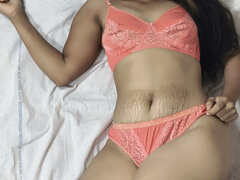 Indian Desi Bhabhi Vear Red Bikini