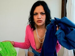 Velika rit, Velik kurac, Velike joške, Fafanje, Rjavolaska, Lizanje, Samozadovoljevanje, Milf