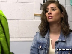 18 ans, Amateur, Gros cul, Sucer une bite, Hard, Bureau, Nénés, Voyeur