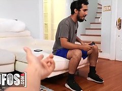 Mofos - johnny pounds his best friend's mother quinn waters in her bedroom