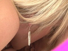 Smuk, Blondine, Brunette, Dildo, Hæle, Lesbisk, Naturlige bryster, Fisse