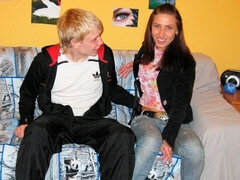 Amatööri, Iso kulli, Suihinotto, Ruskeahiuksinen, Takaapäin, Ajeltu, Teini, Tissit