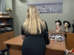 18 jaar, Pijpbeurt, Oudere vrouw, Rijpe lesbienne, Moeder, Natuurlijke tieten, Kut duiken, Zuigen