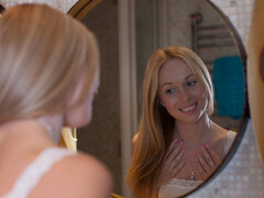 Rubia, Penetracion con dedos, Masturbación, Pequeña, Solo, Juguetes