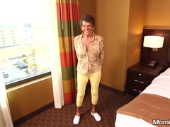 Classique, Tir de sperme, Double pénétration, Faciale, Mamie, Branlette thaïlandaise, Mature, Tatouage