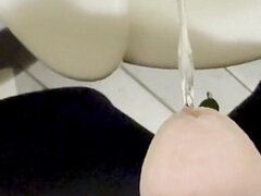 Amateur, Salle de bains, Tir de sperme, Fétiche, Masturbation, Pisser, Public, Solo