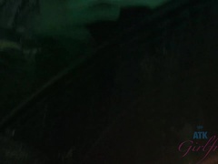 Leie, Bad, Braunhaarige, Fingern, Orgasmus, Piercing, Dürr, Abendanzug