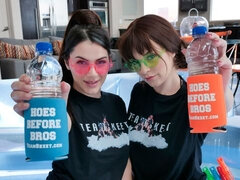 Kukk suging, Brunette, Kvinner mann, Runke, Hardcore, Naturlige bryster, Basseng, Tenåring