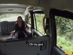 Anal, Brunette, Bil, Kjole, Europærer, Give finger, Udendørs, Bryster