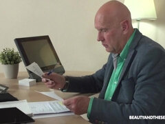 Brunetka, Tvrdě, Dědeček, Honění, Hardcore, Hd, Pička, Těsné