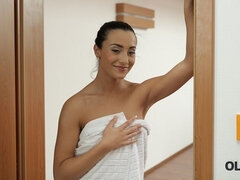 18 años, Morena, Checa, Hd, Marido, Lamidas, Afeitado, Adolescente