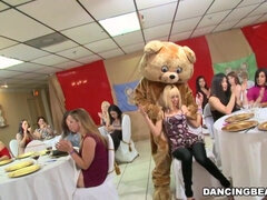 Mamada, Bailar, Hembra, Grupo, Hd, Interracial, Orgía, Fiesta