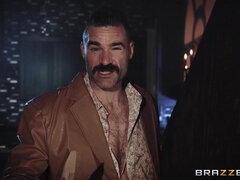 Duży kutas, Obciąganie, Brunetka, Głebokie gardło, Włochaty, Cipka, Jazda konna, Cycki