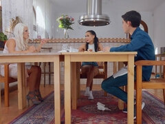 Røv, Stor røv, Store bryster, Sædskud, Hundestilling, Hd, Naturlige bryster, Barberet