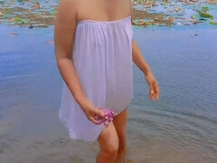 Sri Lankan schoolgirl flaunts gorgeous breasts in the bathroom - hot and steamy scene