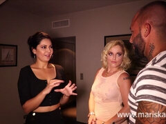 Gros cul, Grosse bite, Gros seins, Blonde, Sucer une bite, En levrette, Mère que j'aimerais baiser, Cheveux courts