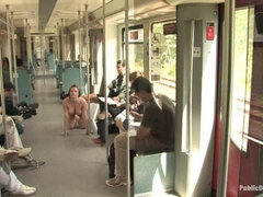 Bondage domination sadisme masochisme, Sucer une bite, Bondage, Brunette brune, Femme dominatrice, Public, Tatouage, Voyeur