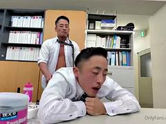 Asijské, Stříkání spermatu, Gay, Honění, Hardcore, Japonské, Masturbace, Hračky