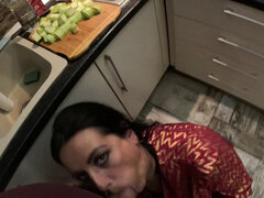 Bundão, Boquete, Exibicionismo, Hardcore, Cozinha, Mãe gostosa, Orgasmo, Pontos de vista