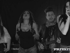 큰 엉덩이, 큰 가슴, 흑갈색 머리, 밀프, 팬티들, 스타킹