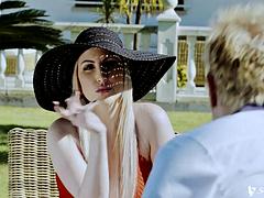 69, Kotě, Velké kozy, Bikini, Kuřba, Brunetka, Kozičky