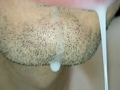 Enthousiasteling, Sperma in mond, Sperma shot, Sperma in gezicht, Alleen