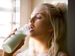 Amaterji, Velik kurac, Blondinka, Fafanje, Doggystyle, Naravne joške, Koščena, Najstnice