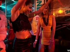 Vestidas, Sexo duro, Interracial, Desnudo, Orgía, Fiesta, Coño, Mojado