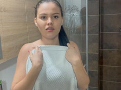 18 ans, Gros cul, Sucer une bite, Fille latino, Pov, Douche, Tabou, Adolescente