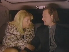 Badrum, Stora tuttar, Avsugning, Brunett, Europeisk, Naturliga tuttar, Offentlig, Trekant